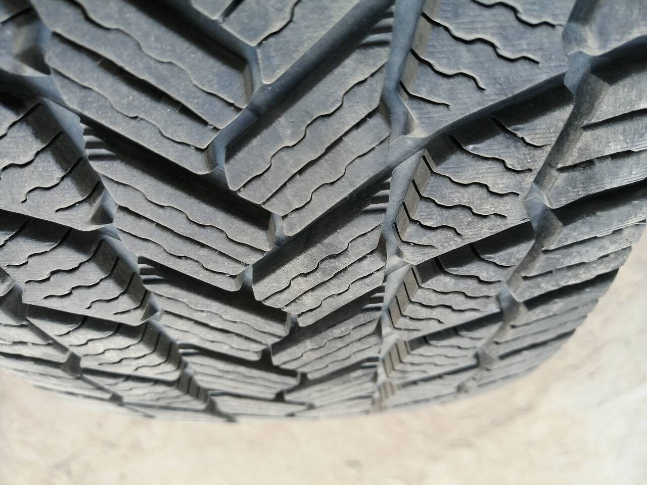 Шины Michelin X-Ice Snow 205/55 R16 94H в Астрахани фото 3 Транспорт Астрахань