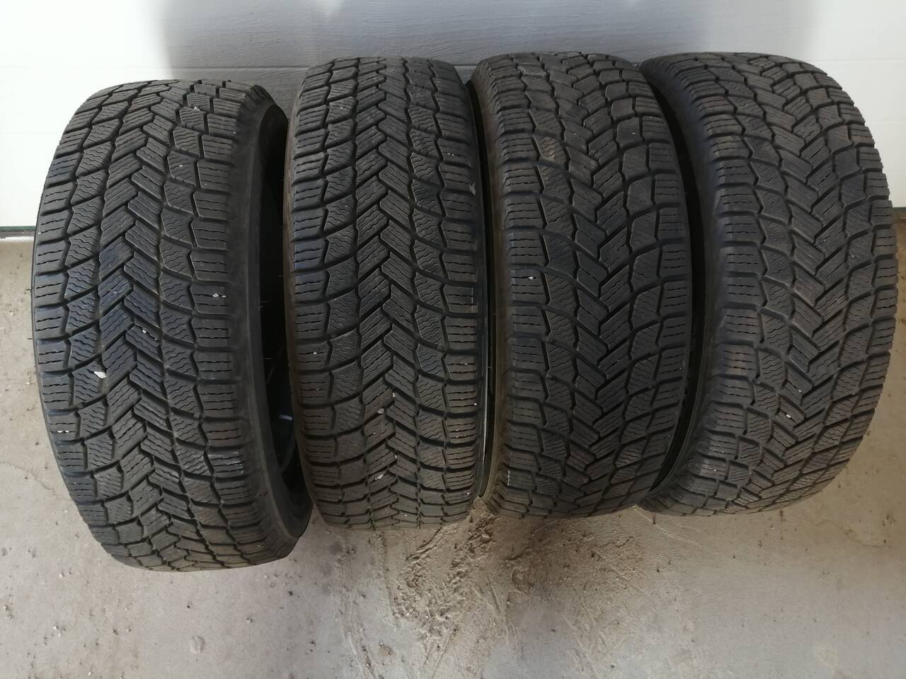 Шины Michelin X-Ice Snow 205/55 R16 94H в Астрахани фото 1 Транспорт Астрахань