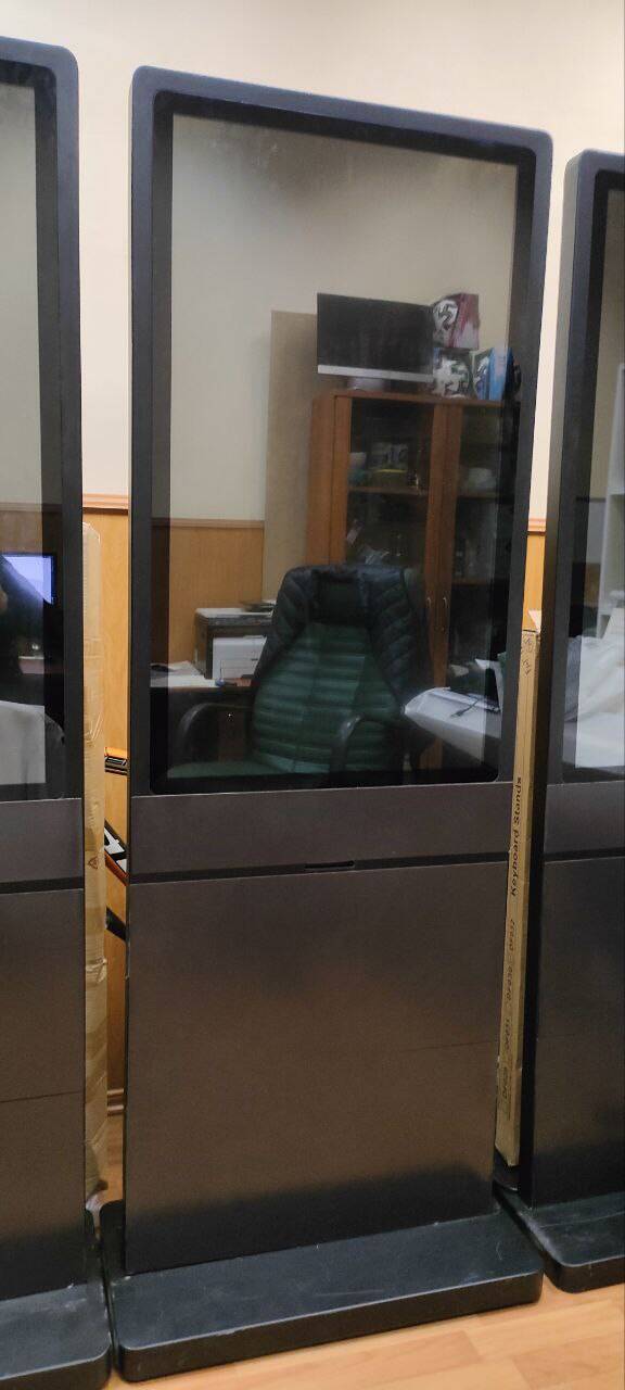 Интерактивный сенсорный монитор/киоск