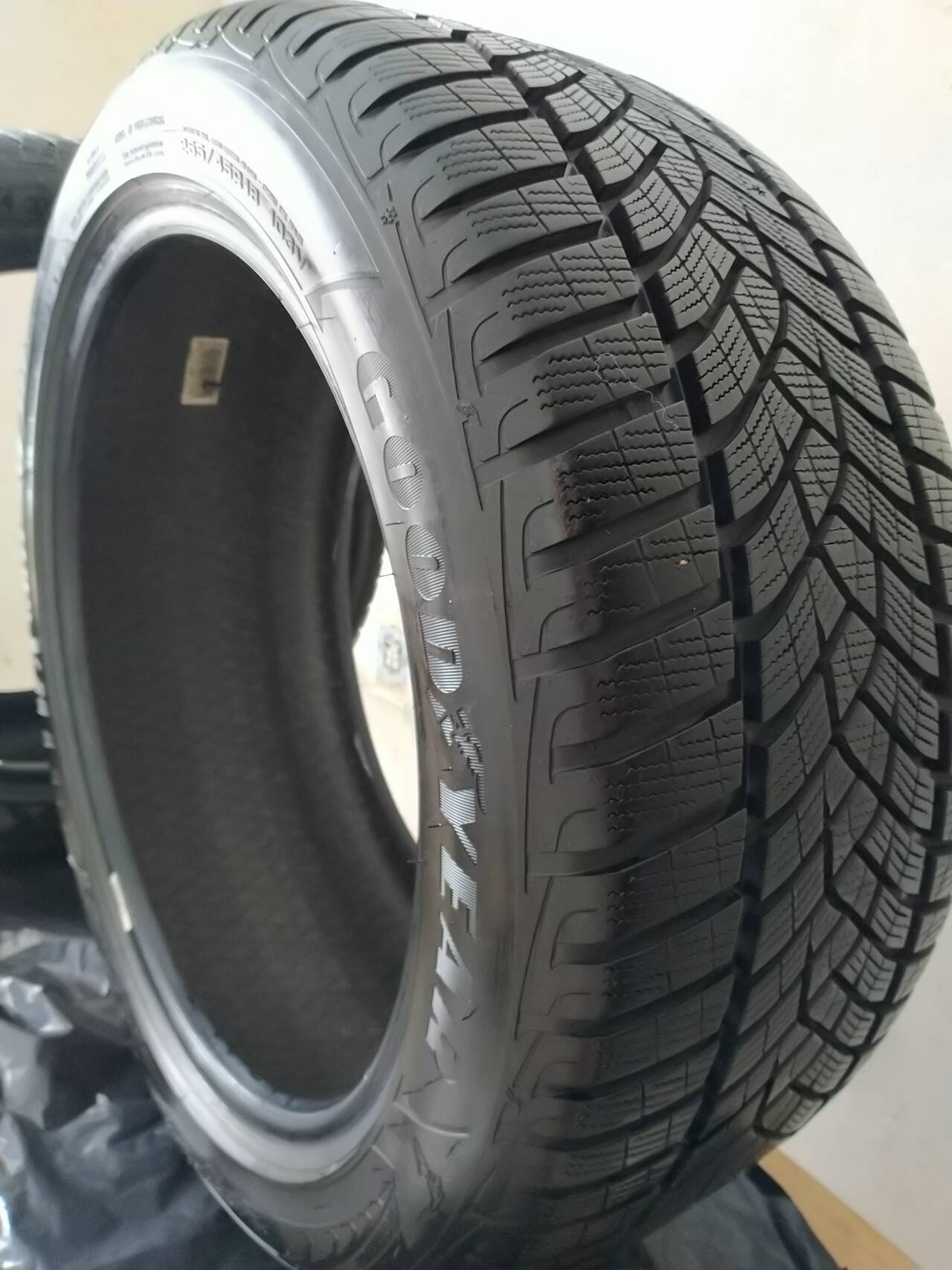 Goodyear UltraGrip Performance Gen-1 255/45 R18  в Серпухове фото 3 Транспорт Серпухов