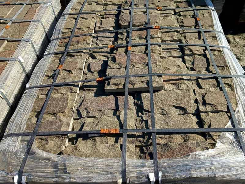 Натуральный пиленый камень песчаник серо зелёный со сколом (плитка)