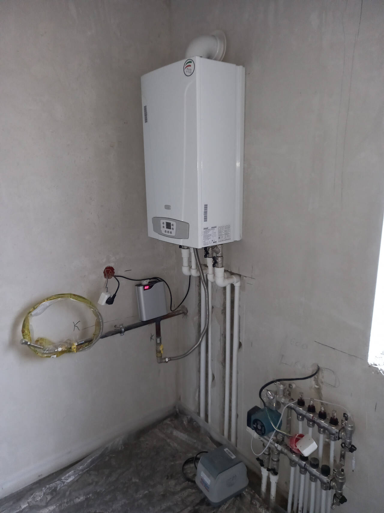 Продаю новый ДОМ, ДНТ Рябина, стяжка,коммуникации в Ставрополе фото 5 Недвижимость Ставрополь