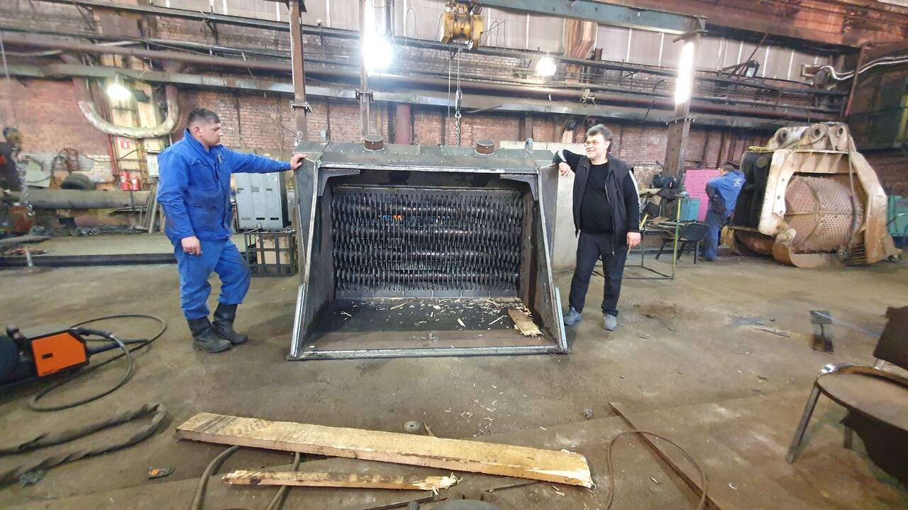 Просеивающий ковш для погрузчика в Калуге фото 5 Транспорт Калуга Просеивающий ковш для погрузчика в Калуге фото 5 Транспорт Калуга