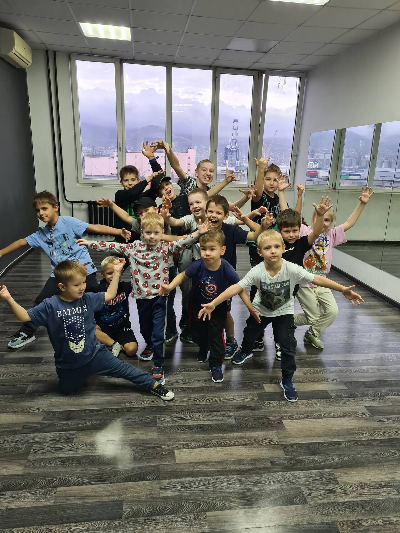 Break-Dance, танцы для мальчика в Новороссийске. Опытный преподаватель с большим опытом работы с детьми в Новороссийске фото 5 Услуги Новороссийск Break-Dance, танцы для мальчика в Новороссийске. Опытный преподаватель с большим опытом работы с детьми в Новороссийске фото 5 Услуги Новороссийск