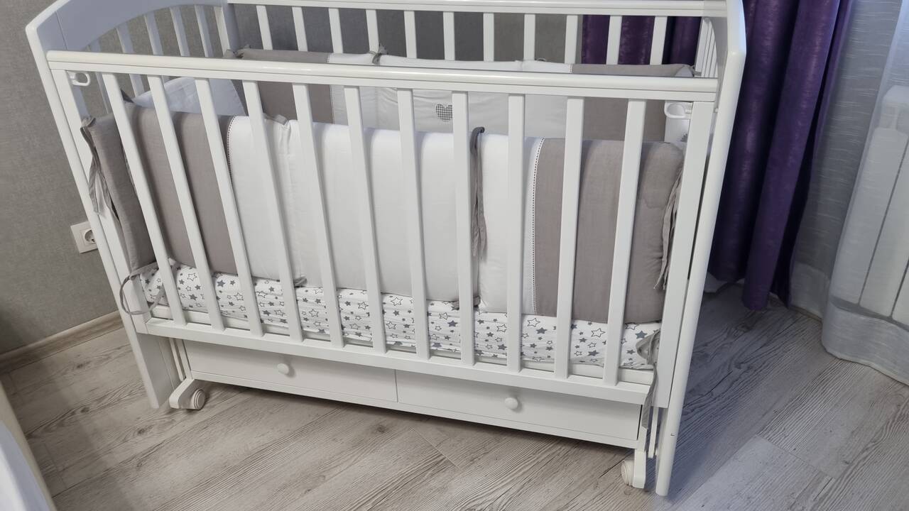 Детская кроватка с маятником и ящиком в Реутове фото 1 Личные вещи Реутов