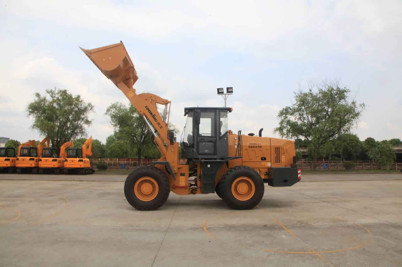 ФРОНТАЛЬНЫЙ ПОГРУЗЧИК LG833N в Ставрополе фото 2 Транспорт Ставрополь