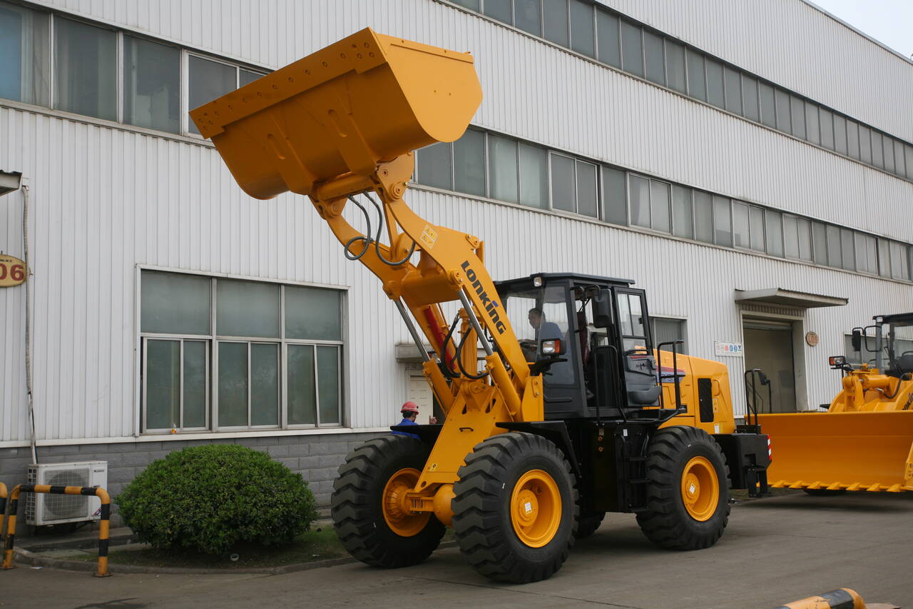 ФРОНТАЛЬНЫЙ ПОГРУЗЧИК CDM835 в Ставрополе фото 2 Транспорт Ставрополь