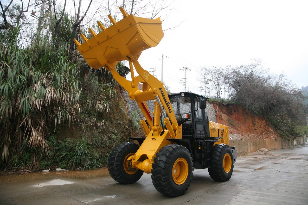 ФРОНТАЛЬНЫЙ ПОГРУЗЧИК CDM843N