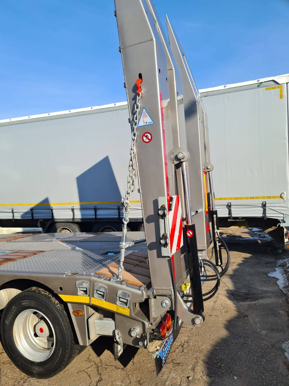 Koluman раздвижной низкорамный трал в Москве фото 2 Транспорт Москва