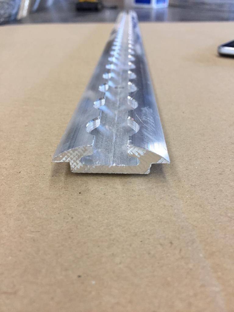 Алюминиевая рейка Алюминиевая рейка