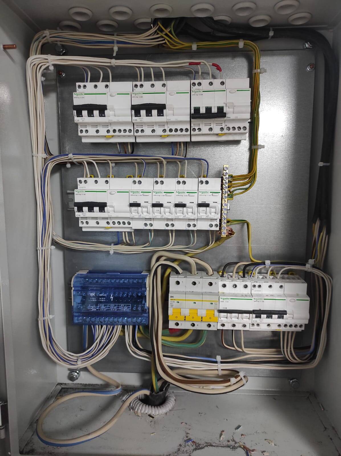 Услуги электрика. электромонтаж в Екатеринбурге фото 1 Услуги Екатеринбург Услуги электрика. электромонтаж в Екатеринбурге фото 1 Услуги Екатеринбург