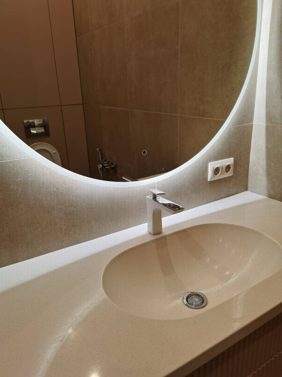 Столешницы в ванную комнату из искусственного акрилового камня