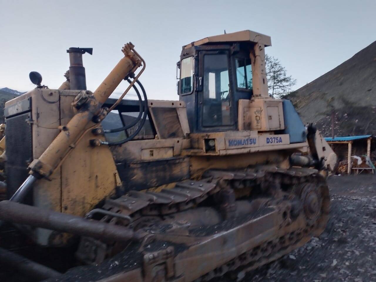 Продается бульдозер "Комацу-375А"недорого