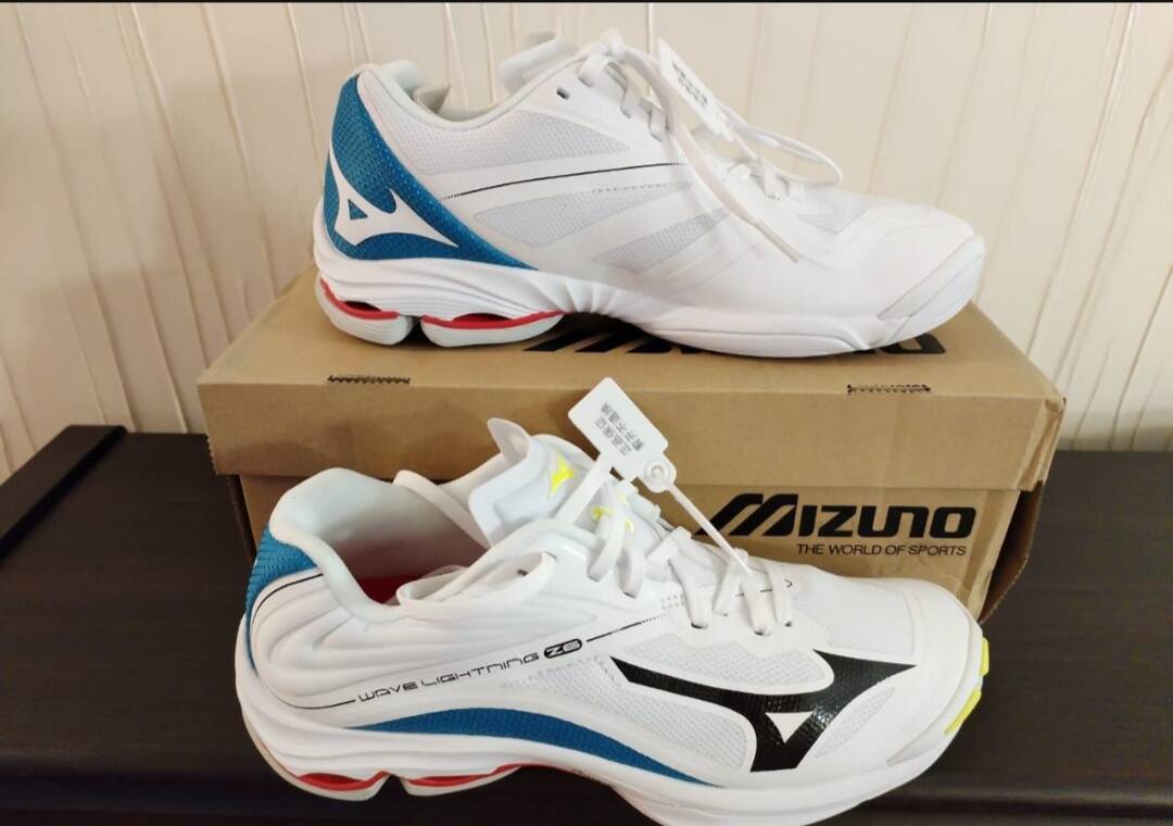 Кроссовки Mizuno
