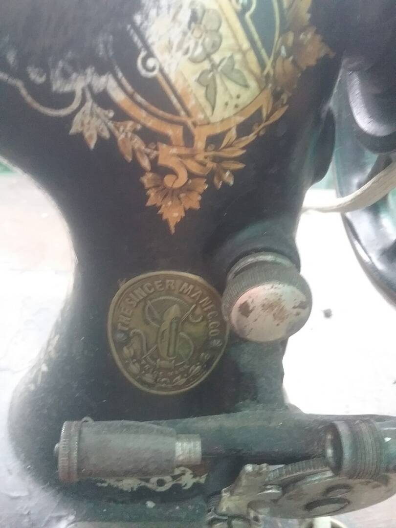 Ножная швейная машинка Зингер 1897 года выпуска