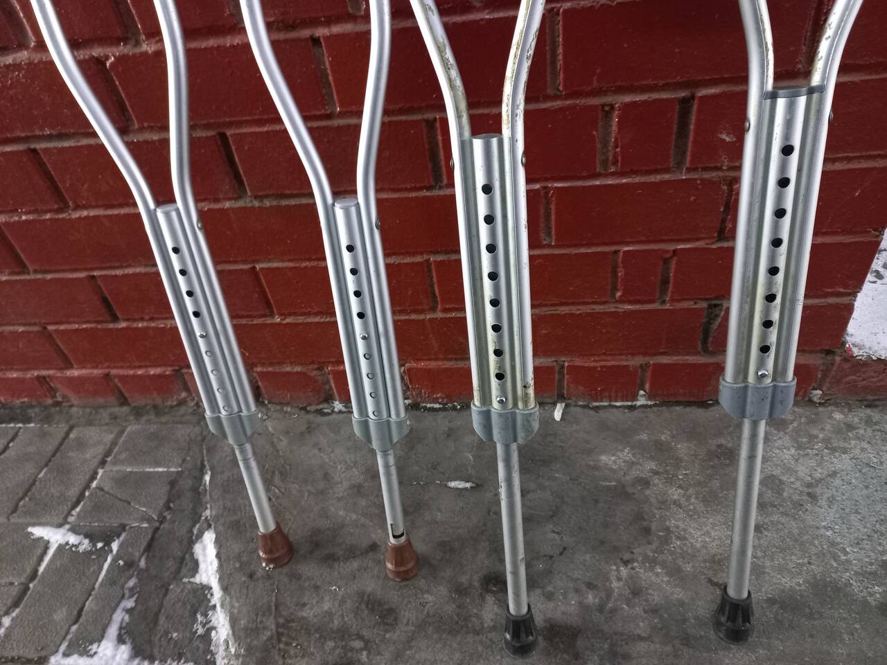 Прокат Костыли аренда костылей Н.Тагил  в Нижнем Тагиле фото 2 Услуги Нижний Тагил