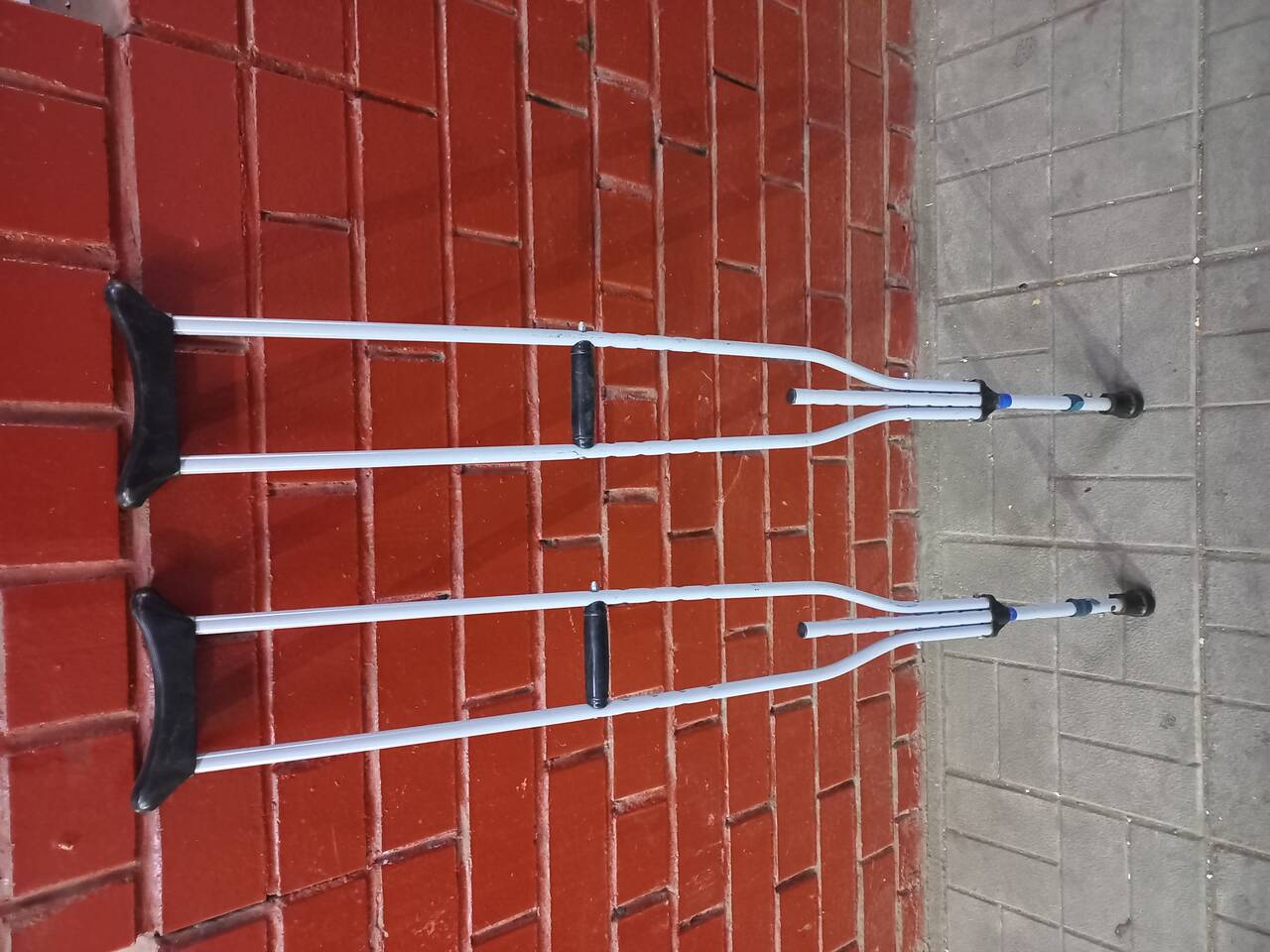 Прокат Костыли аренда костылей Н.Тагил  в Нижнем Тагиле фото 4 Услуги Нижний Тагил