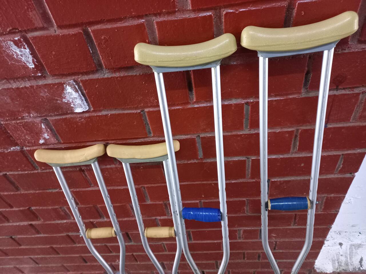 Прокат Костыли аренда костылей Н.Тагил  в Нижнем Тагиле фото 3 Услуги Нижний Тагил