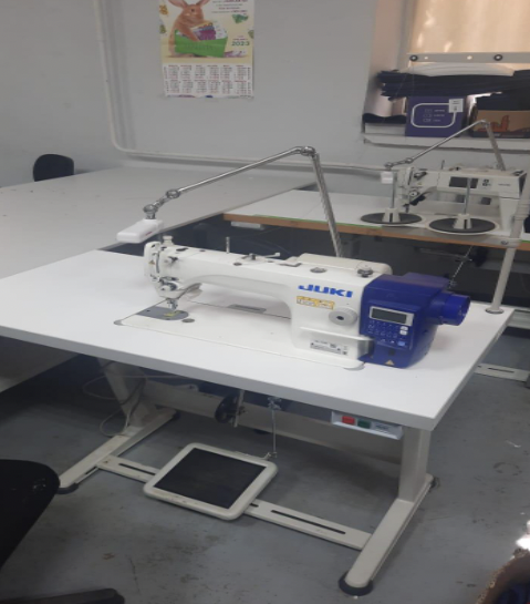 Швейная машина Juki DDL-7000A S7 NBK/AK85 (комплект: голова+стол) 