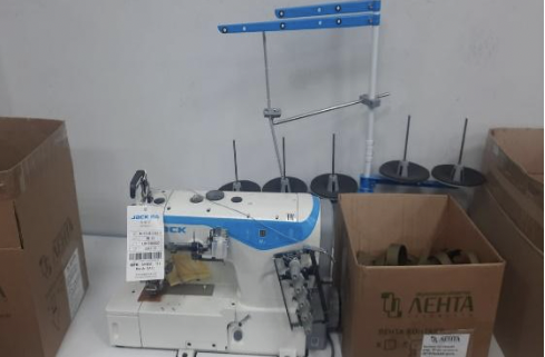 Плоскошовная промышленная швейная машина JACK JK-W4-D-01GB (6,4 ММ)