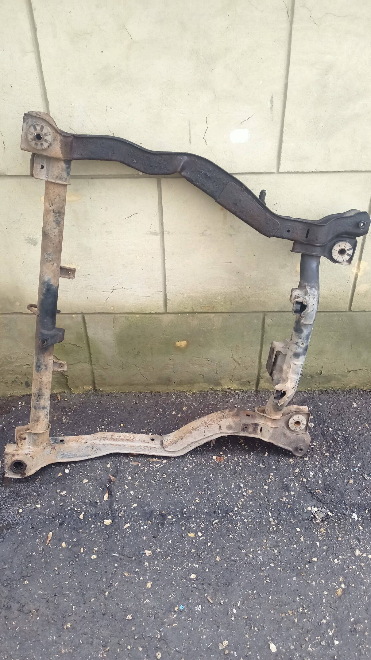 Подрамник на Hyundai Accent