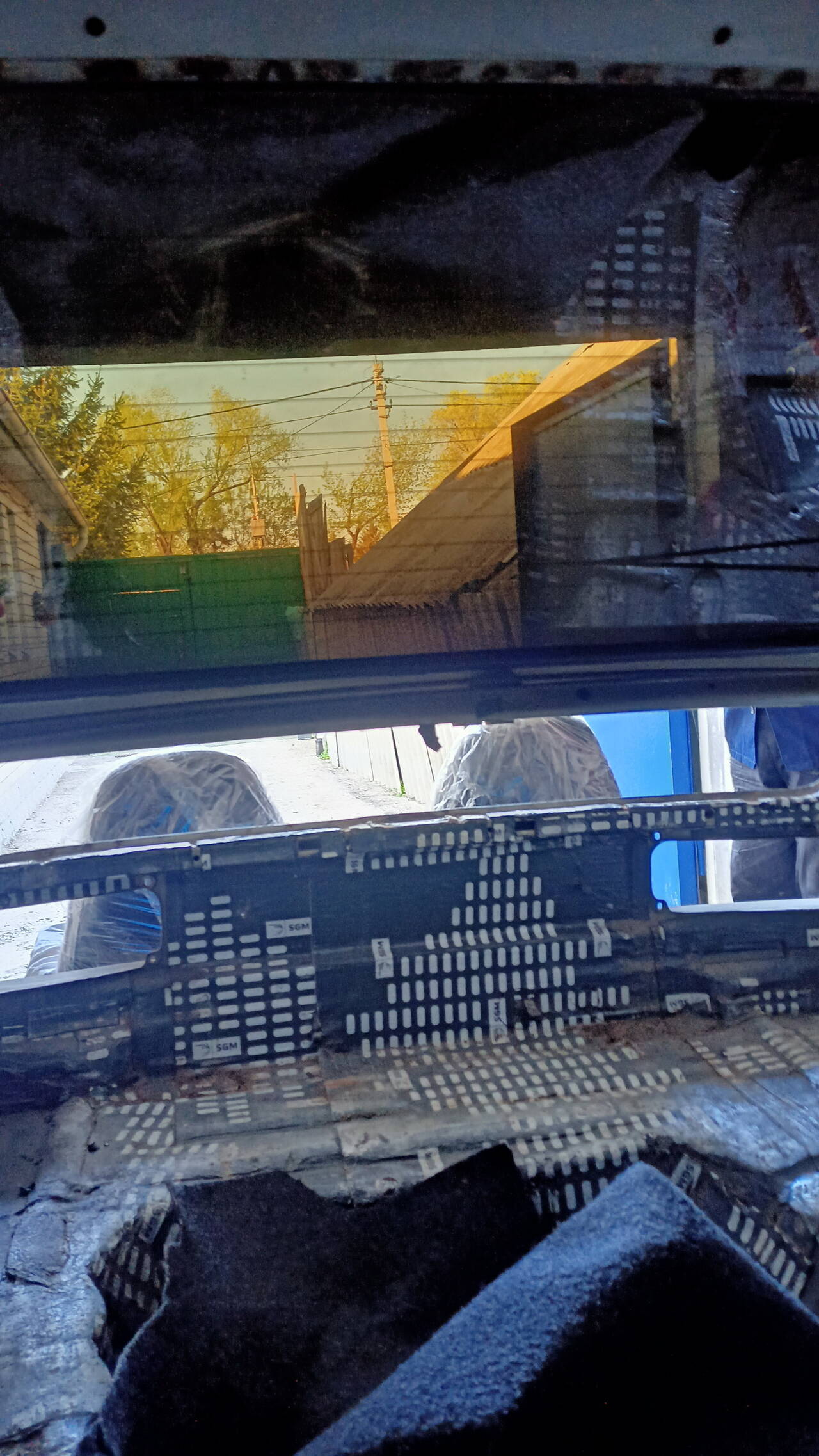 Заднее стекло 21099-15 в Саратове фото 2 Транспорт Саратов