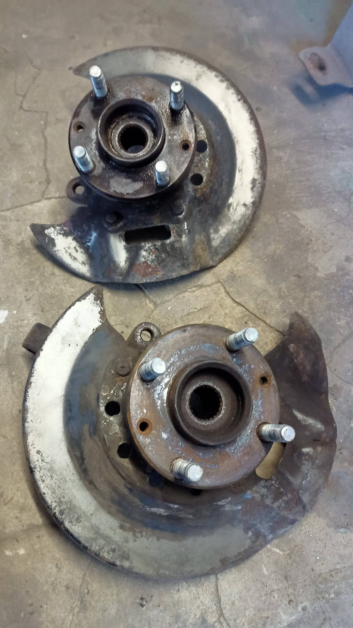 Поворотные кулаки ВАЗ 2109