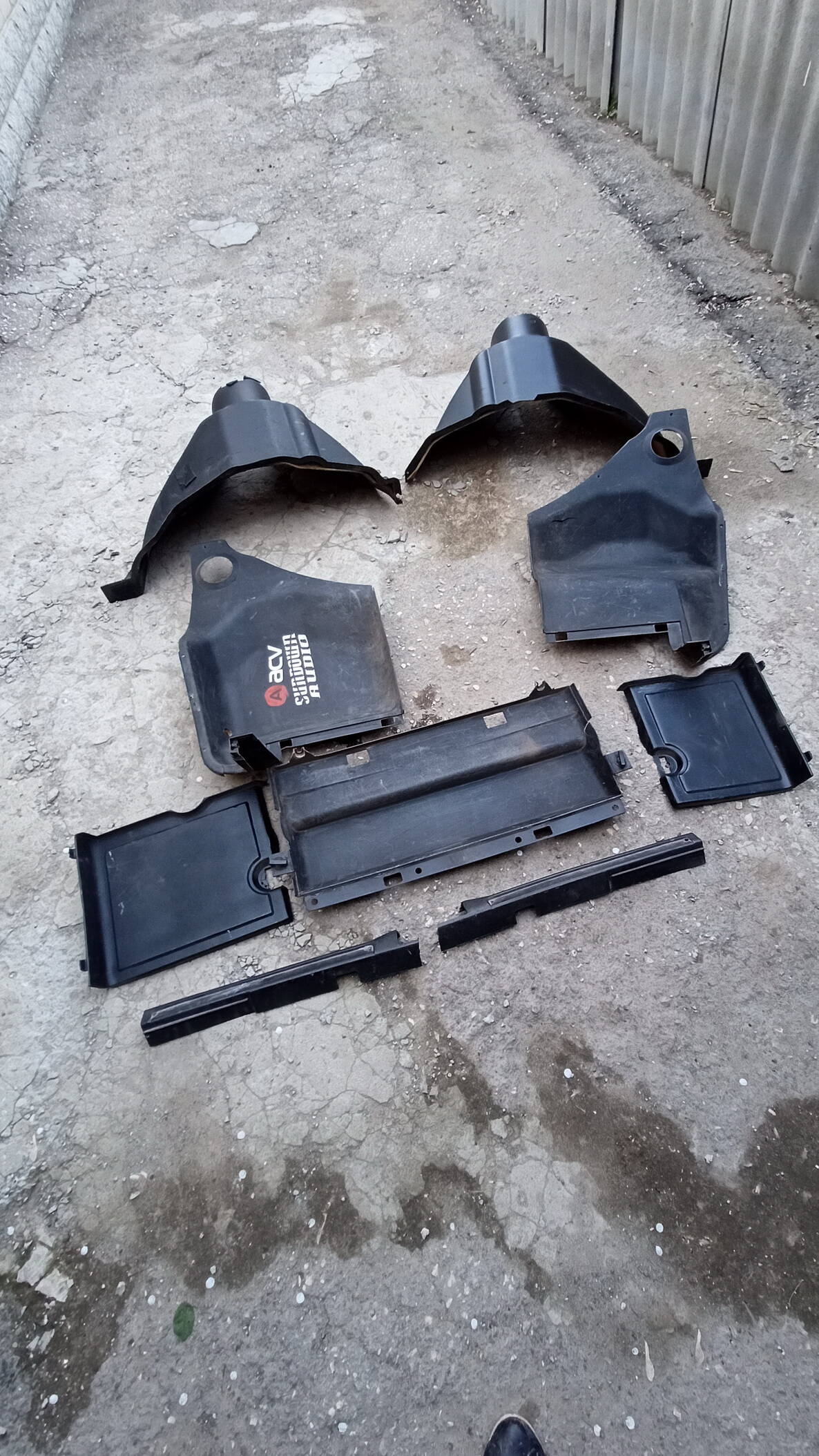 Пластик багажника Ваз 21099