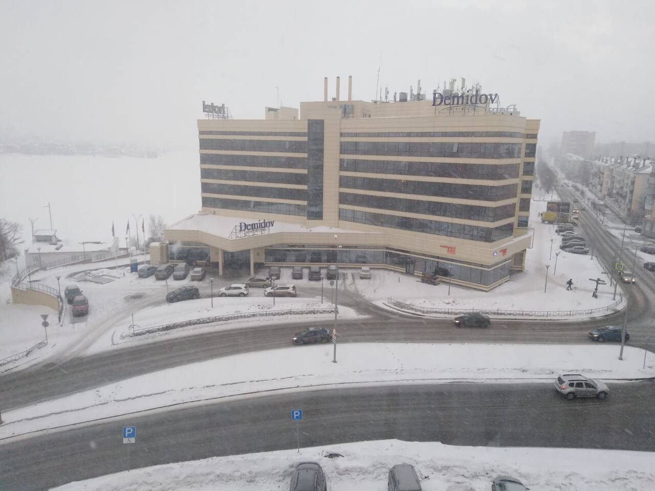 Квартира с видом на Тагильский пруд.  4-х комнатная. 