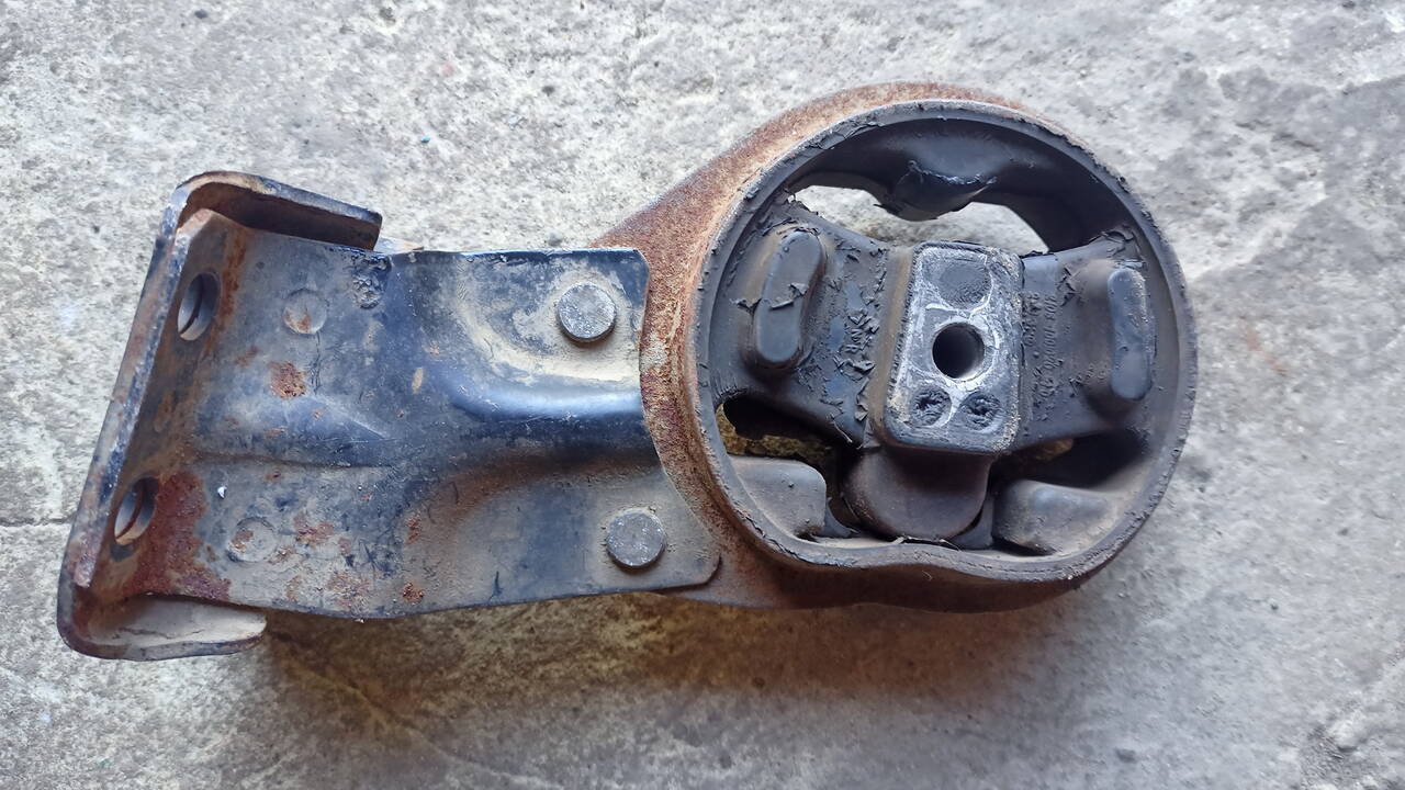 Передняя подушка двигателя ВАЗ 2109 в Саратове фото 2 Транспорт Саратов Передняя подушка двигателя ВАЗ 2109 в Саратове фото 2 Транспорт Саратов