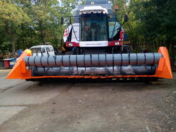 Приспособление для уборки подсолнечника на комбайн АКРОС Приспособление для уборки подсолнечника на комбайн АКРОС