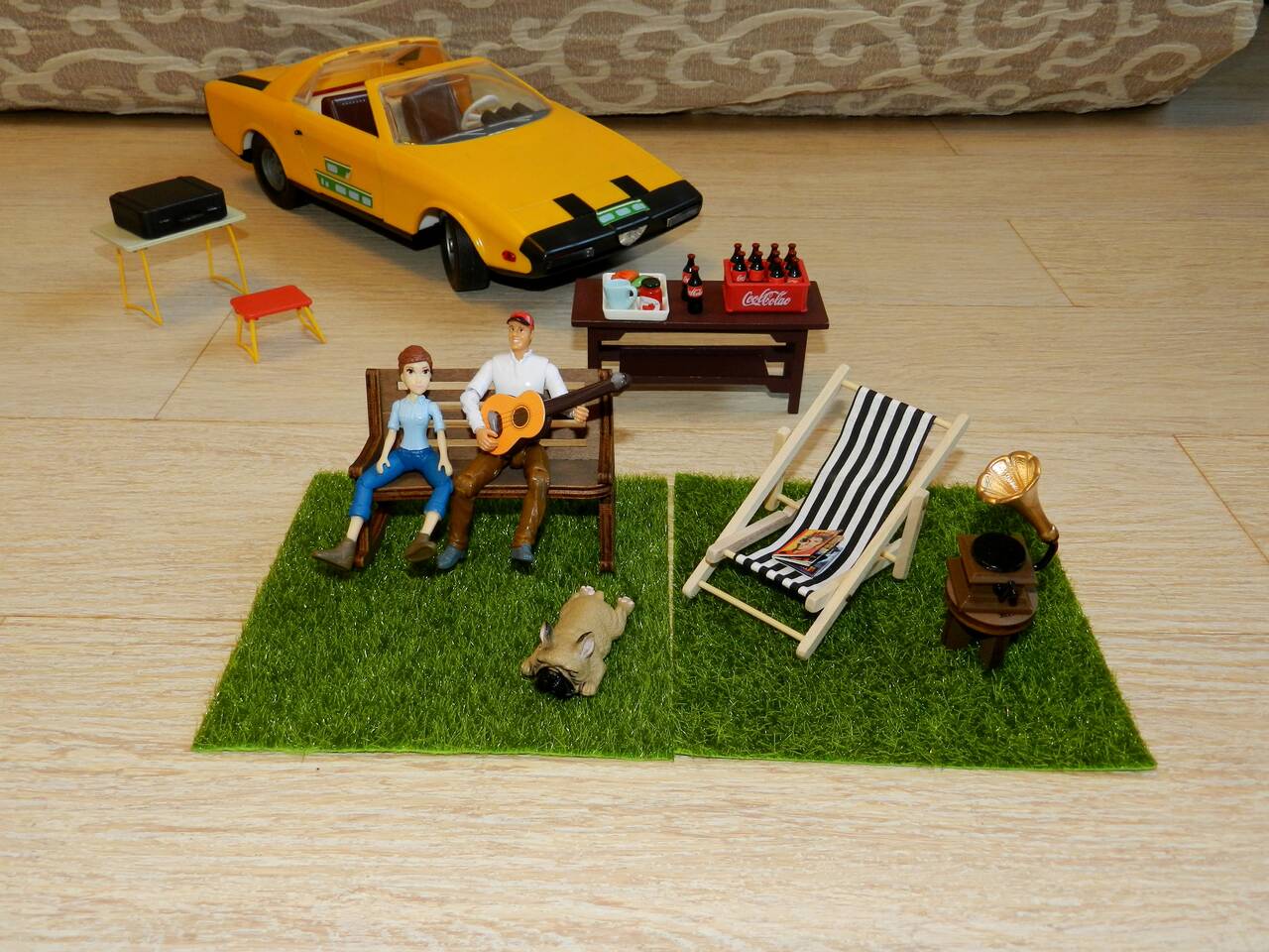 Машина Afetta Spider - ГДР 1984 год, с набором фигурок в Москве фото 6 Личные вещи Москва