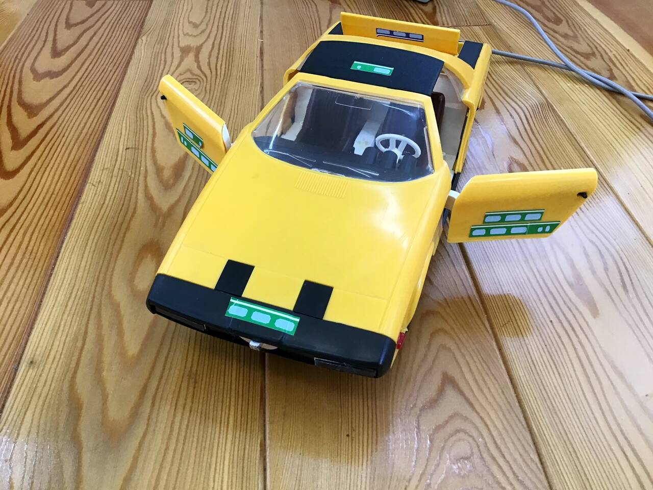 Машина Afetta Spider - ГДР 1984 год, с набором фигурок в Москве фото 2 Личные вещи Москва