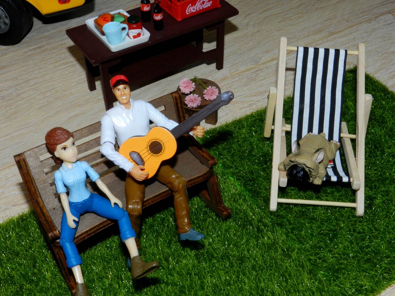 Машина Afetta Spider - ГДР 1984 год, с набором фигурок в Москве фото 4 Личные вещи Москва