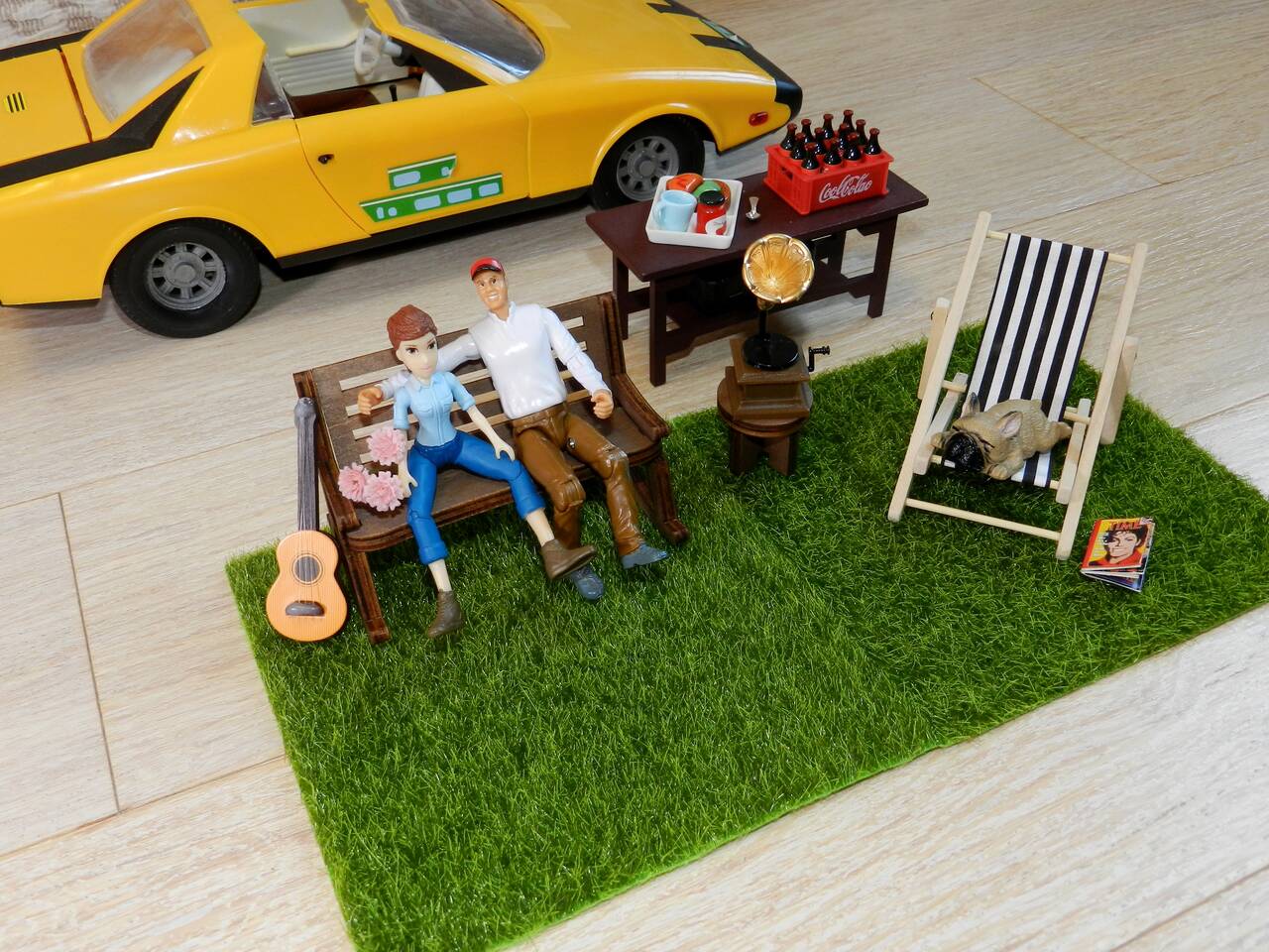 Машина Afetta Spider - ГДР 1984 год, с набором фигурок в Москве фото 5 Личные вещи Москва