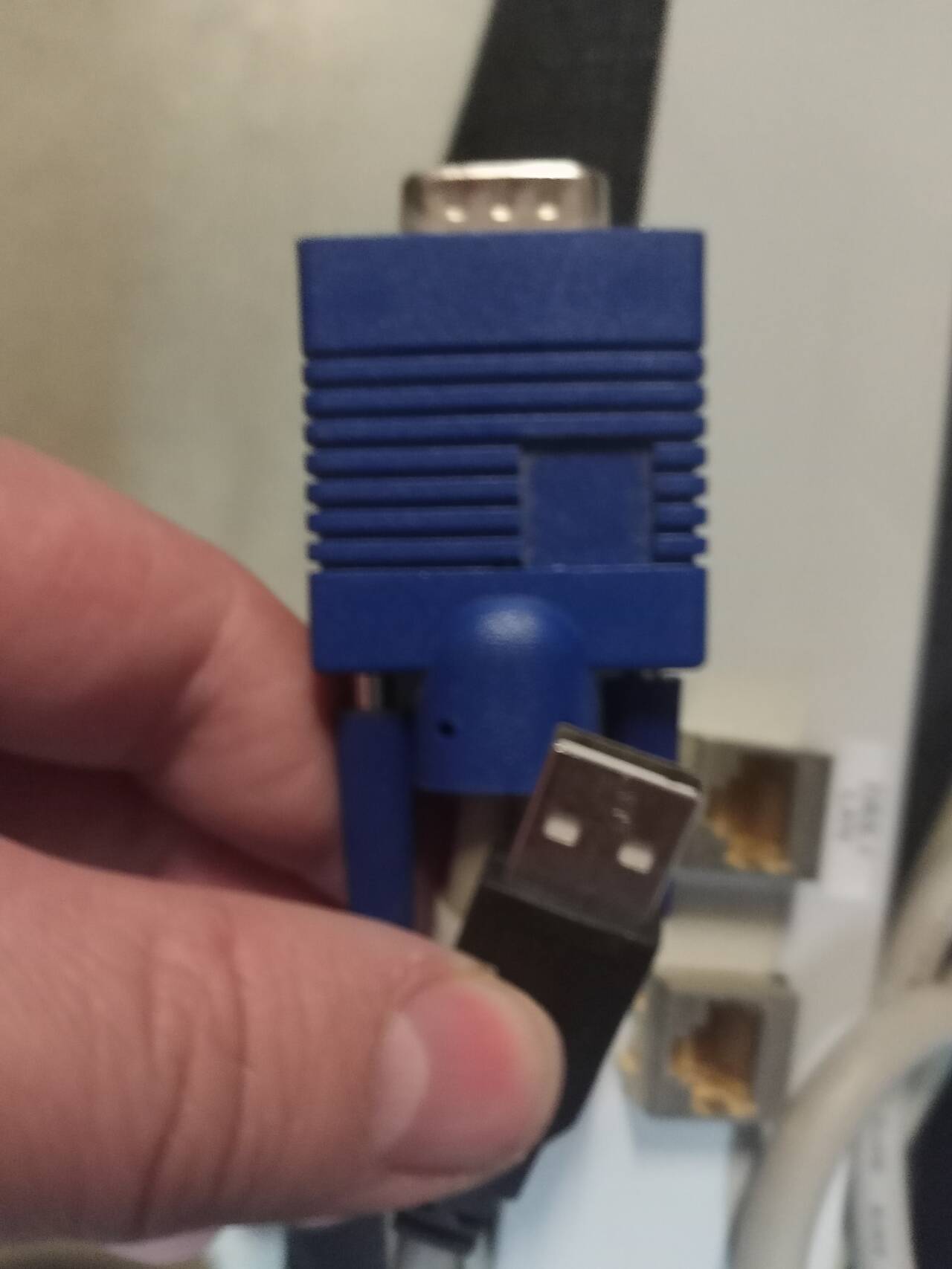 KVM ПЕРЕКЛЮЧАТЕЛЬ MINICOM, ЦЕНА ЗА ВСЁ  в Москве фото 3 Бытовая электроника Москва