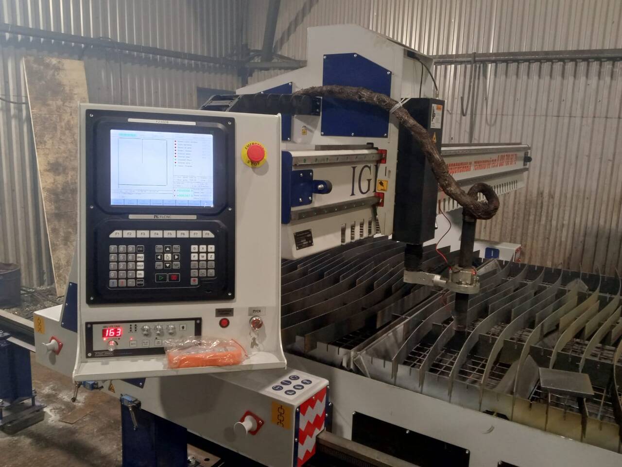 Станок плазменной резки металла с ЧПУ