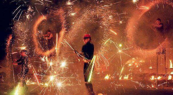 Мимы, ходулисты, фаер-шоу в Сызрани фото 3 Услуги Сызрань Мимы, ходулисты, фаер-шоу в Сызрани фото 3 Услуги Сызрань