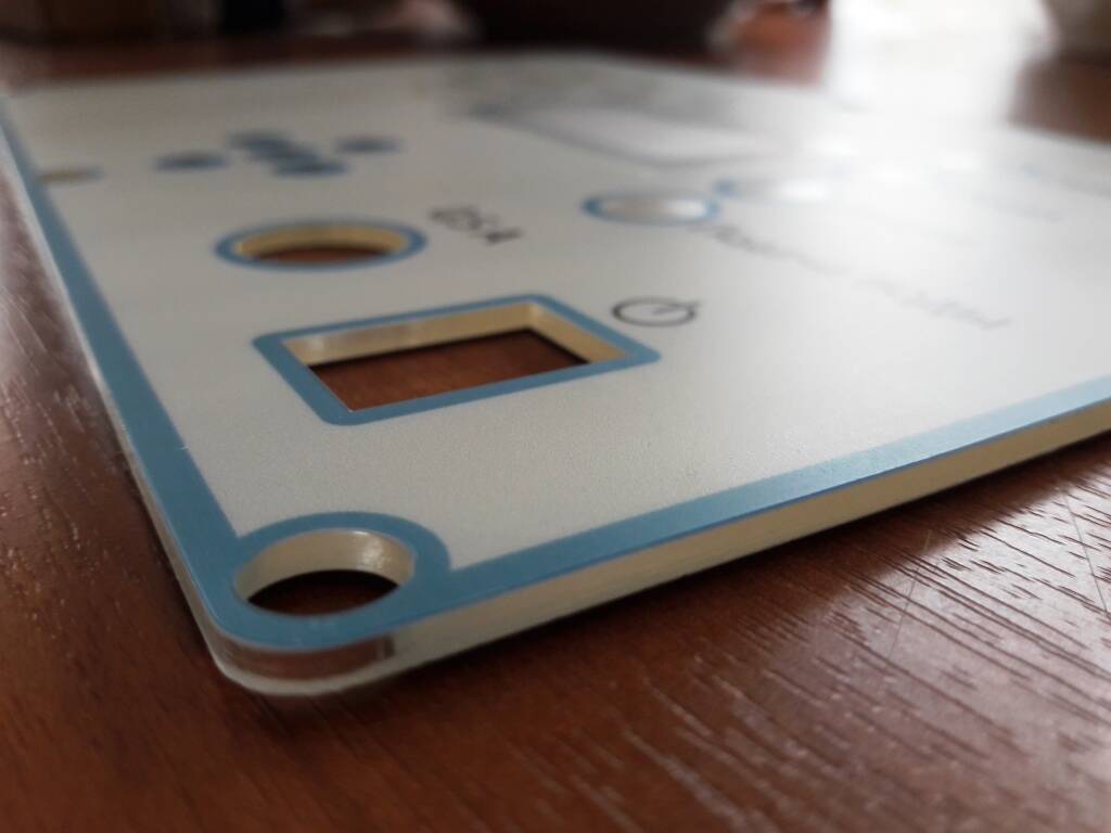 Эмблемы (шильдики), плёночные клавиатуры, пластиковые панель, сувениры на заказ в Москве фото 7 Услуги Москва