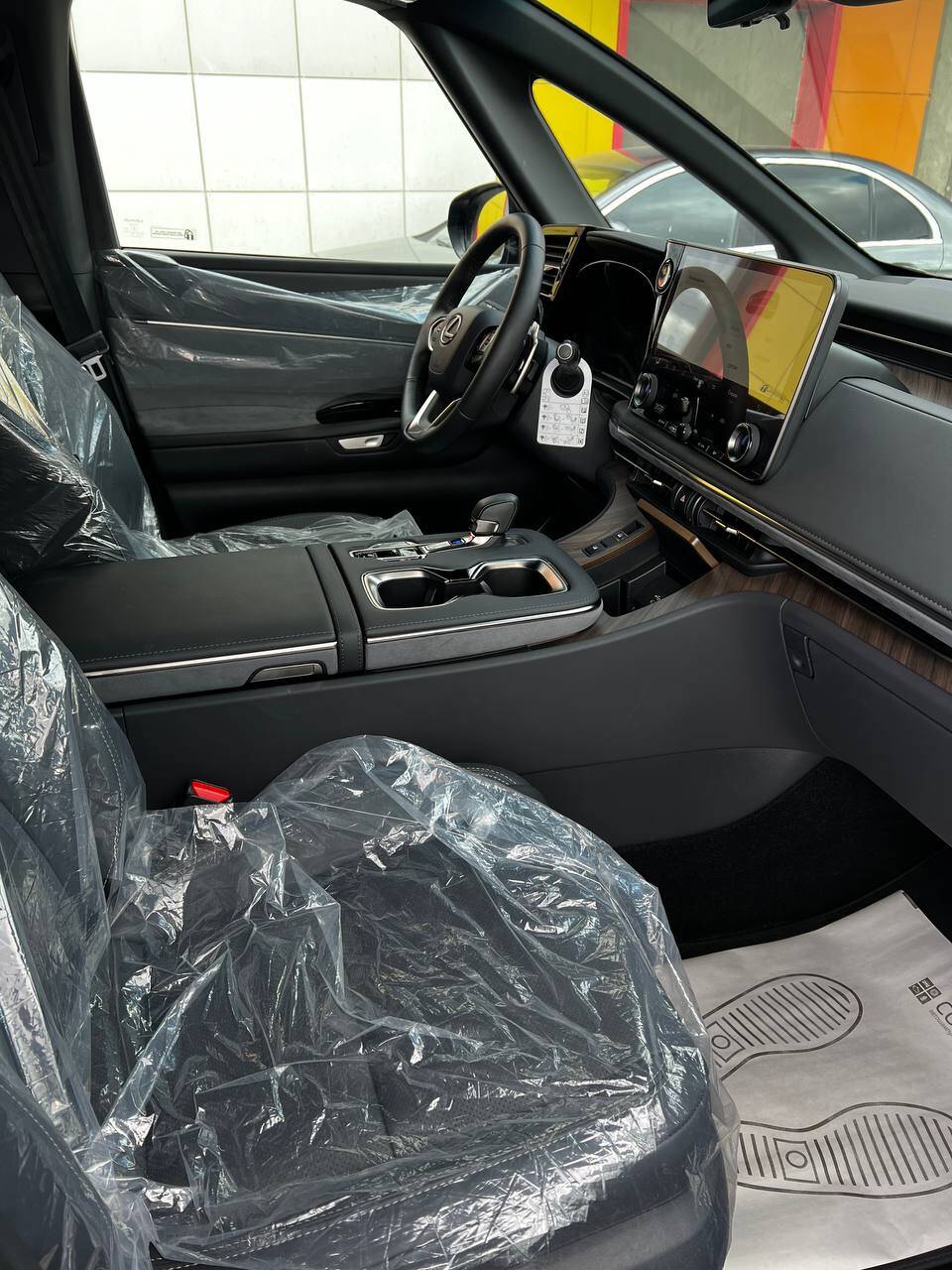 Lexus LM 350 H в Москве фото 4 Транспорт Москва