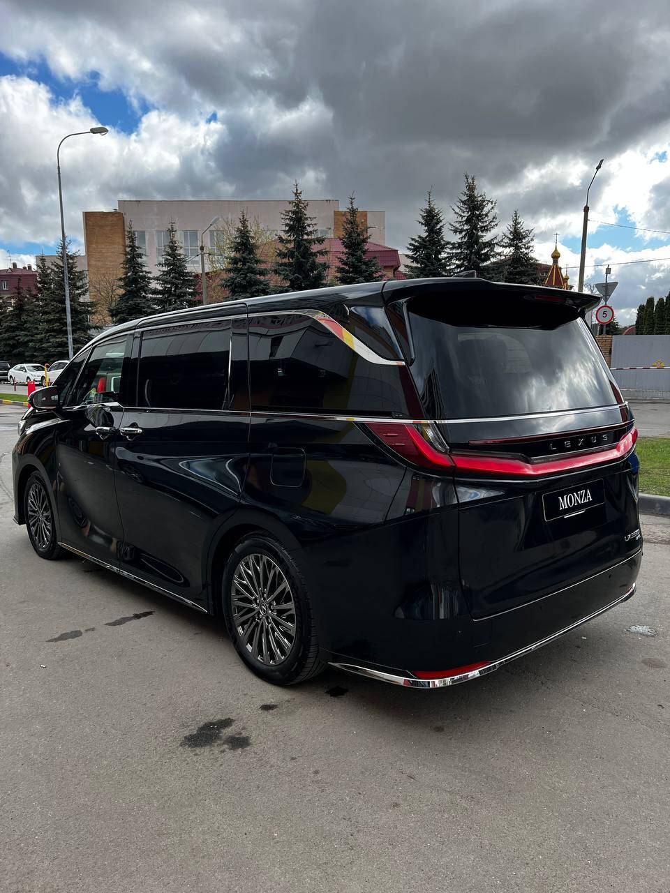 Lexus LM 350 H в Москве фото 6 Транспорт Москва