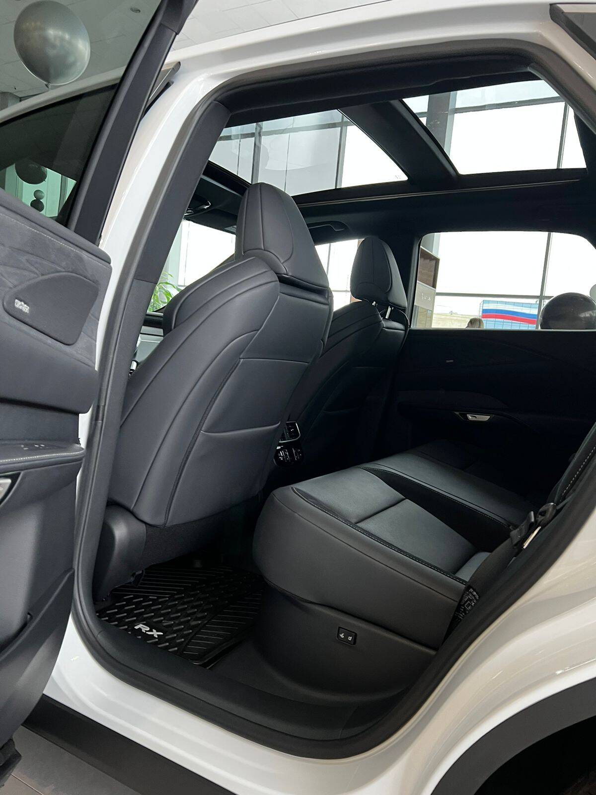 Lexus RX 350  в Москве фото 5 Транспорт Москва