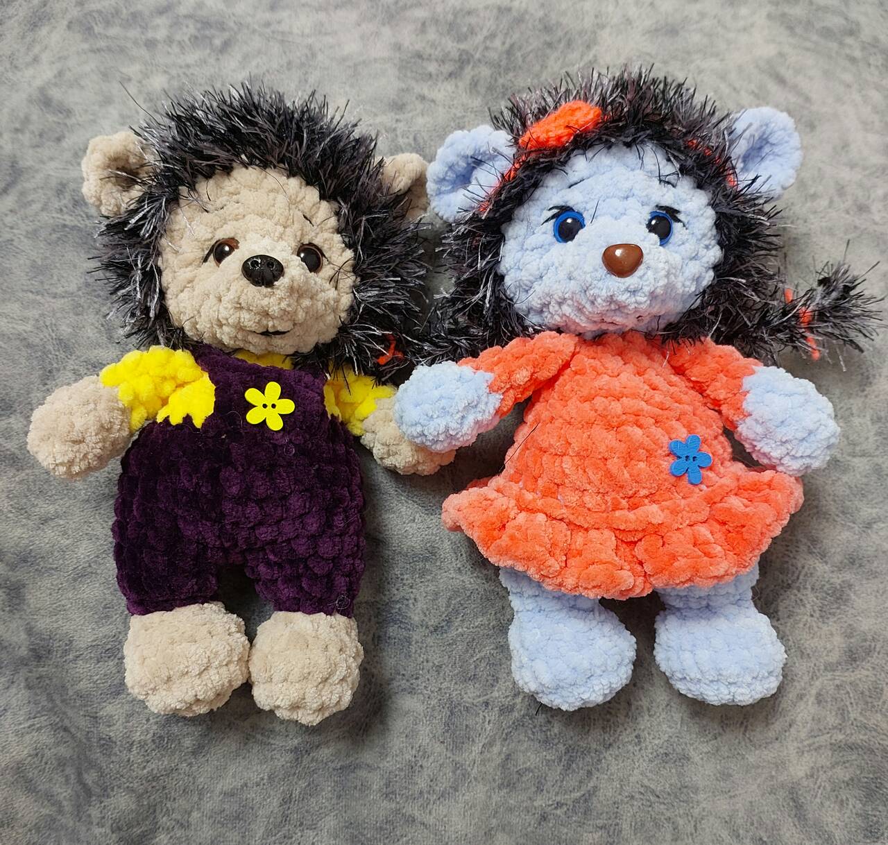Ёжики из плюшевой пряжи 