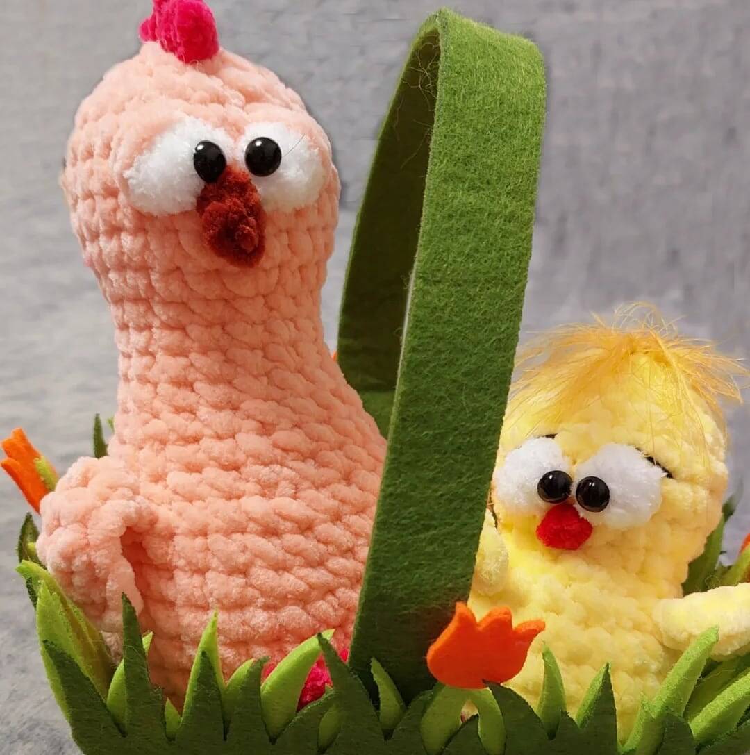 Курочка и цыплёнок 