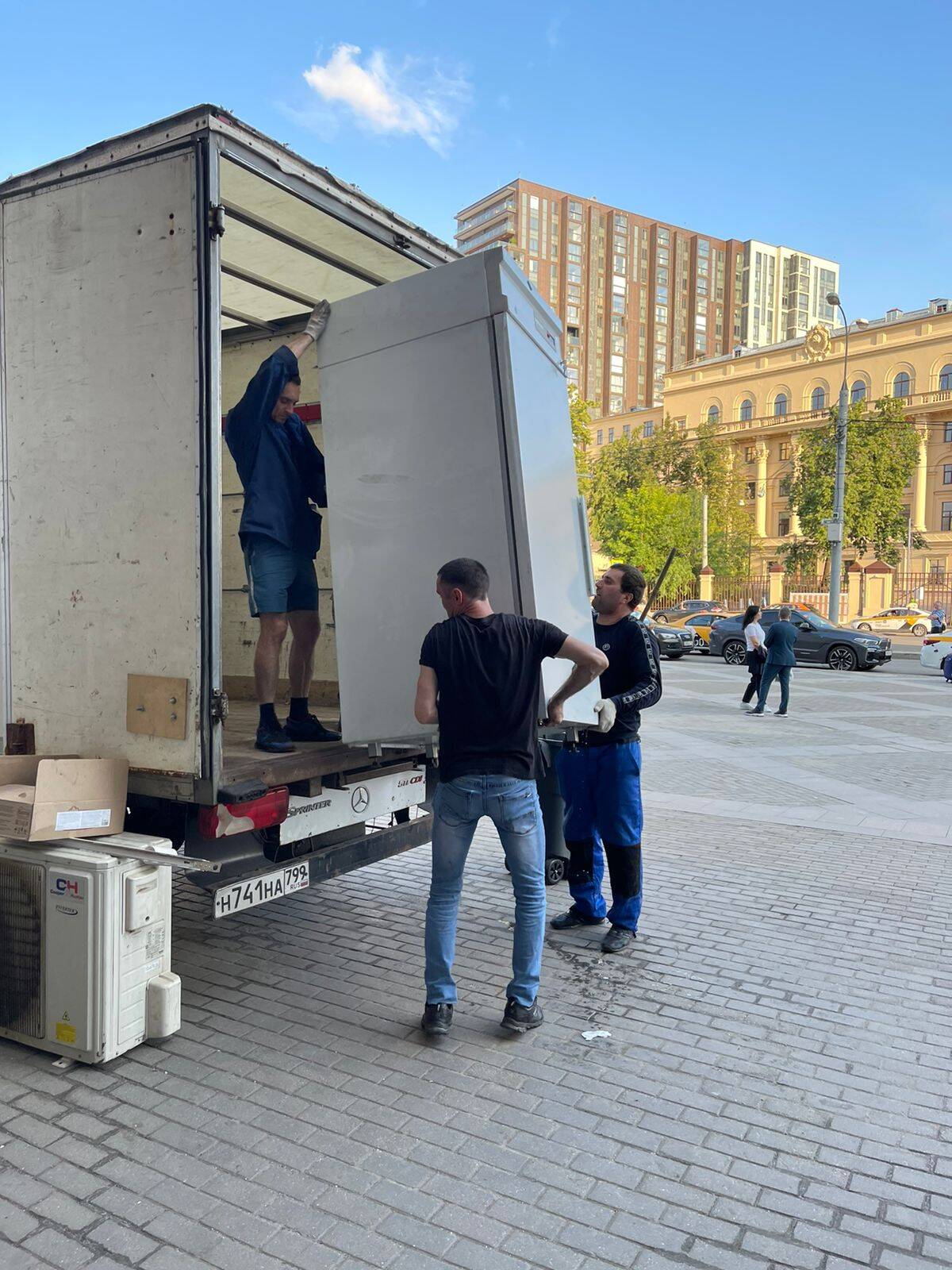 Услуги грузчиков в Москве и МО  в Москве фото 4 Услуги Москва