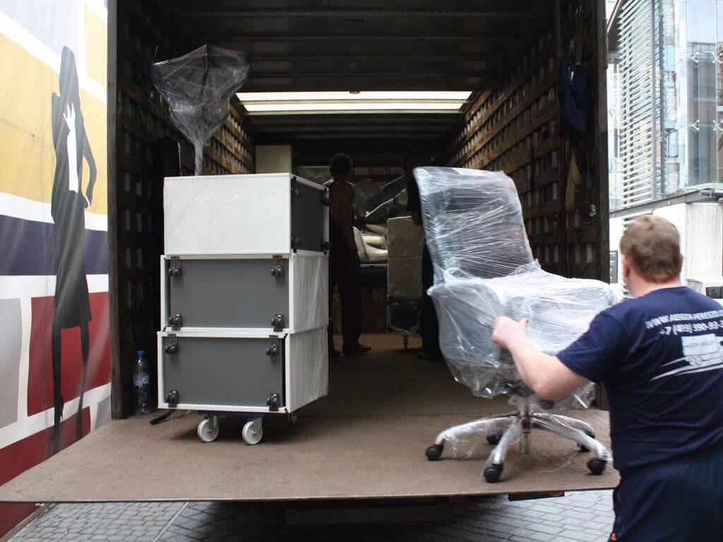 Грузчики в Москве фото 3 Услуги Москва