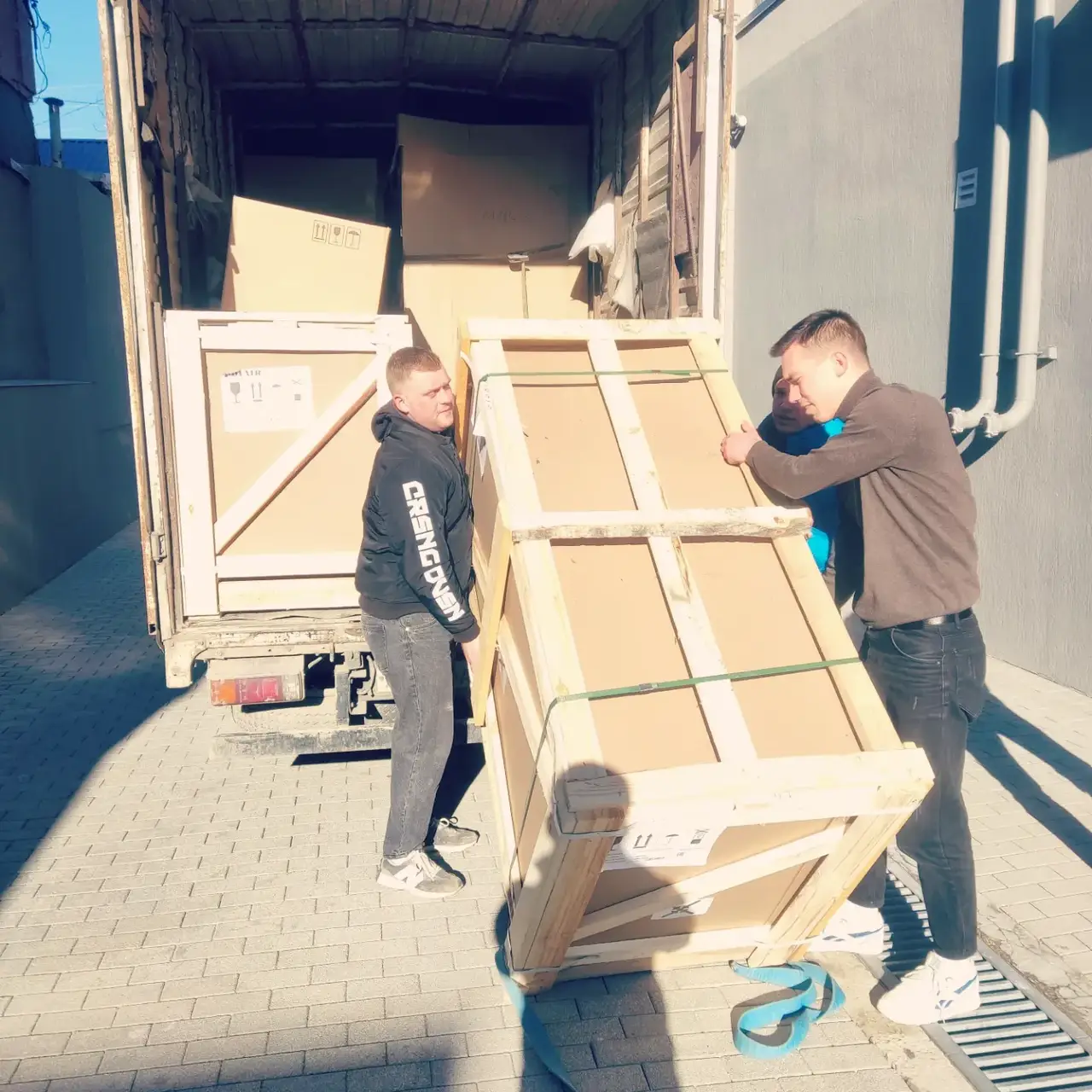 Грузоперевозки/Профессиональные грузчики в Новороссийске фото 3 Услуги Новороссийск