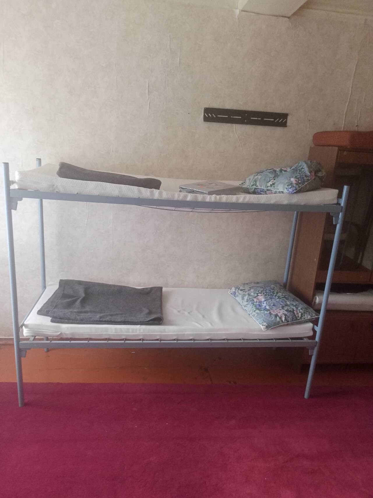 Металлические кровати б/у в Октябрьском (Московская область) фото 1 Для дома и дачи Октябрьский (Московская область)