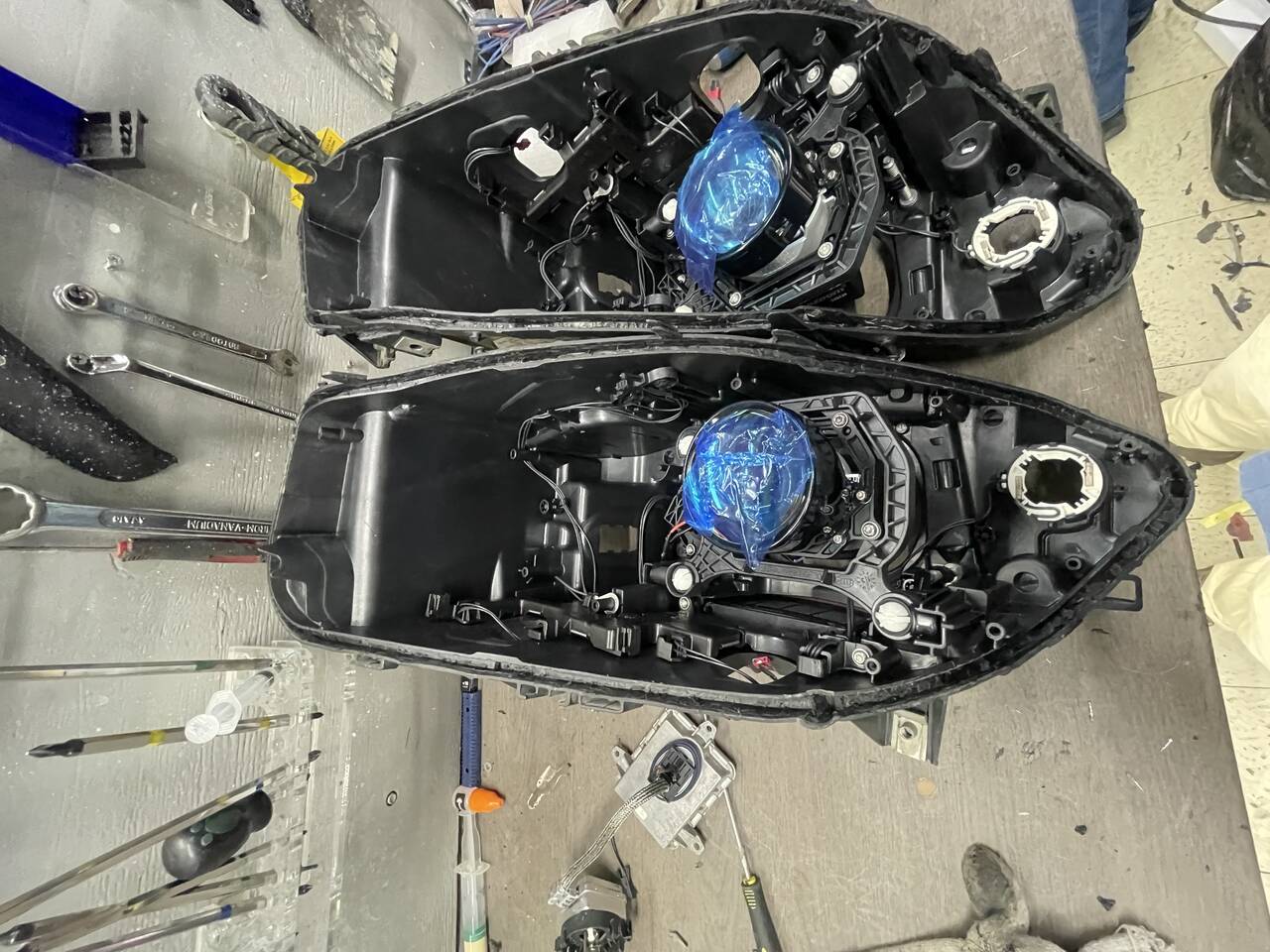 Ремонт фар и оптики любой сложности, установка лин в Санкт-Петербурге фото 6 Услуги Санкт-Петербург