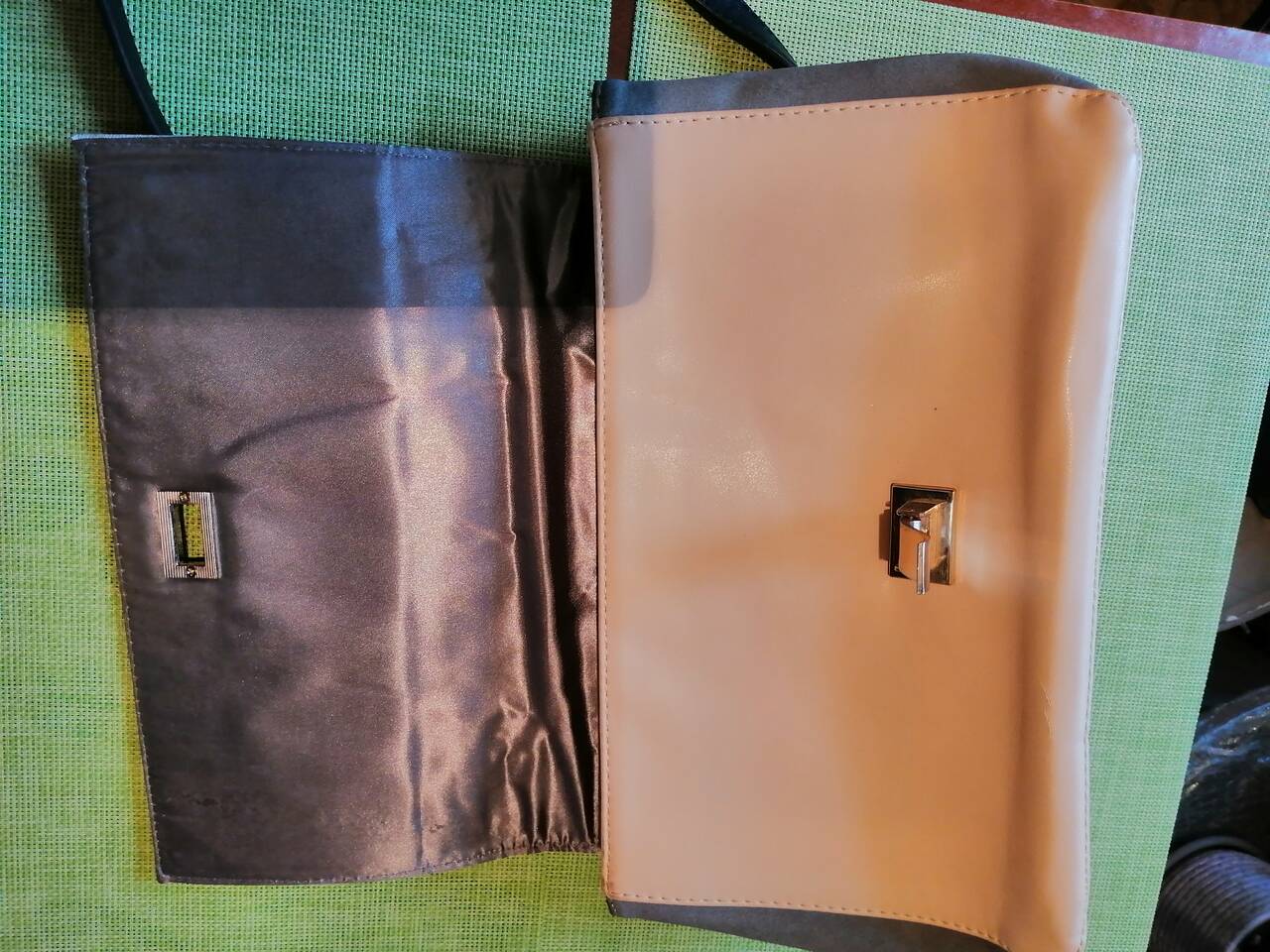 Сумка женская бежевая с длинной ручкой цепочкой. Классика в Москве фото 2 Личные вещи Москва